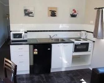 Launceston Holiday Park Legana - Rosevears - Cocina