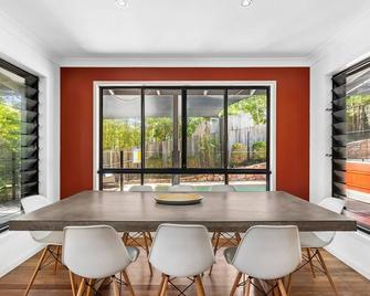 252 David Low Way - Peregian Beach - Dining room