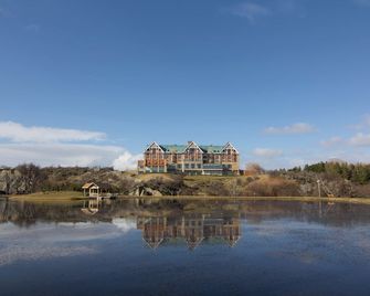 Hotel y Cabañas Llanuras de Diana - Caja Los Andes - Puerto Natales