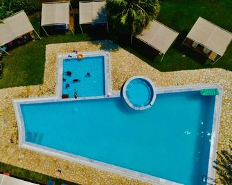 Glyfa Beach Hotel - 바르톨로비오 - 수영장