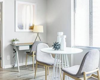 Landing at Three Rivers - Studio in Central Fort Wayne - Fort Wayne - Dining room