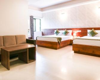 Itsy By Treebo - Comforts Inn - Ullal - Bedroom