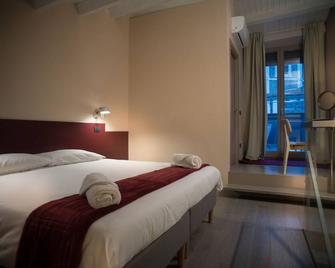 Charming apartment on two levels with terrace and parking - Catania - Bedroom