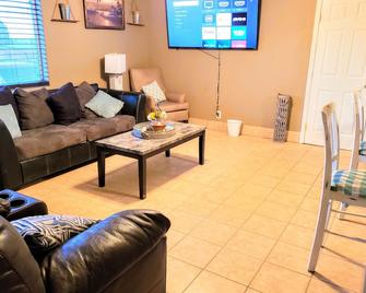White Sands Oasis - Alamogordo - Living room