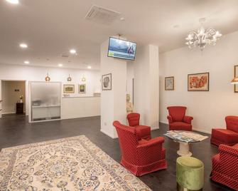 في هوتل - انكونا - ردهة