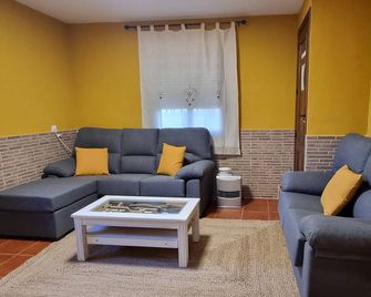 Apartamento Turistico El Rincon De La Pe - Guadalupe - Sala de estar