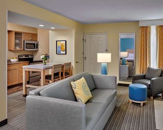 Sonesta ES Suites Providence - Airport - Warwick - Sala de estar