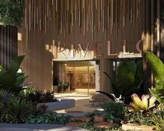 Riverfront Luxe 2Bed Pool Parking - Brisbane