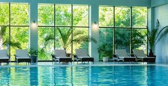 Beton Brut Resort - 阿納帕 - 游泳池