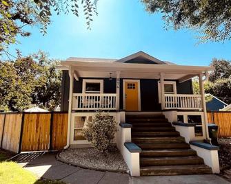 Boho Bliss - Chico - Edificio