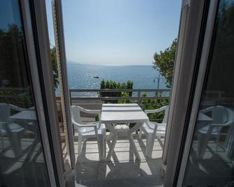 Nikolatos Apartments - Longos - Balcony