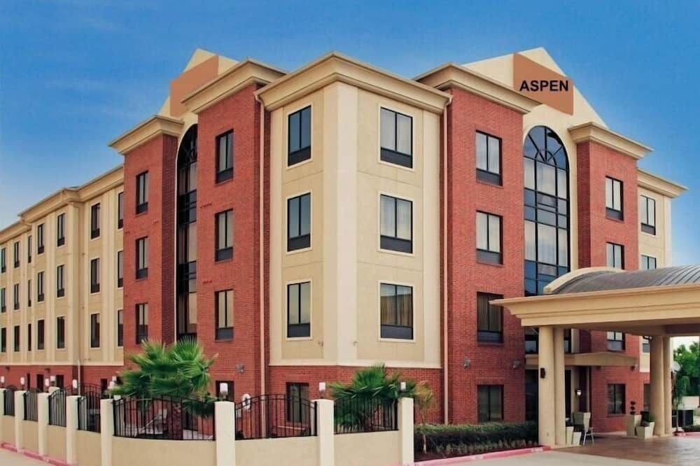 Aspen Grand Hotel Laporte - La Porte - Budova