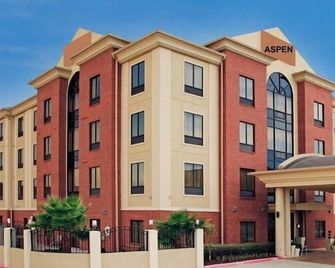 Aspen Grand Hotel Laporte - La Porte - Gebäude