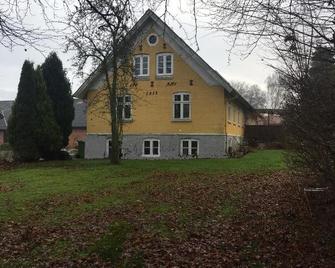 Allesø Gl. sognefoged gård - Odense - Building