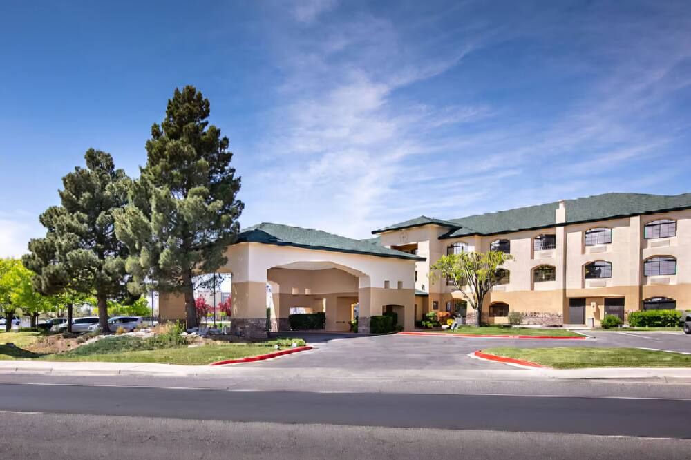 Cash Rewards Inn & Suites - Roswell - Bygning