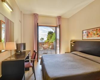 Hotel Mareluna - Castellabate - Bedroom