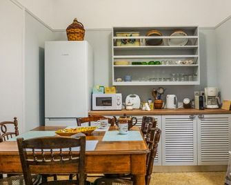 A Happy Stay at Edem Beach by Athenian Homes - Palaió Fáliro - Їдальня