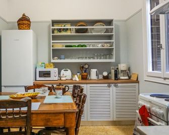 A Happy Stay at Edem Beach by Athenian Homes - Palaió Fáliro - Eetruimte