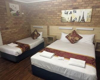 Kippa Ring Village Motel - Redcliffe - Bedroom