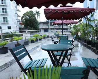 James Cook Hotel - Suva - Innenhof