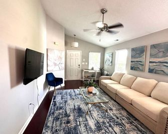 Modern Comfort 2br-2ba Retreat - Concord - Pokój dzienny
