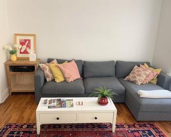 Charming Historic Home located on the Hill - Boulder - Sala de estar