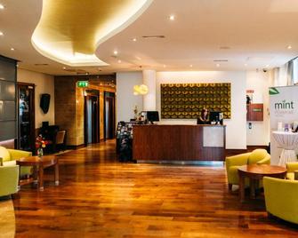 Kilkenny Pembroke Hotel - Kilkenny - Front desk