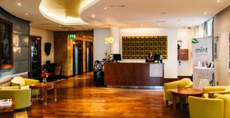 Pembroke Hotel - Kilkenny - Front desk
