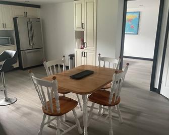 Apartment 3.5 - Saint-Guillaume - Dining room