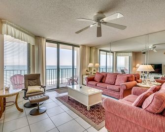 Beautiful Oceanfront Condo, Recliner, Hot Tub | Beach Club II - 6c - North Myrtle Beach - Sala de estar