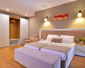 Sandy Beach Resort - Golem - Bedroom