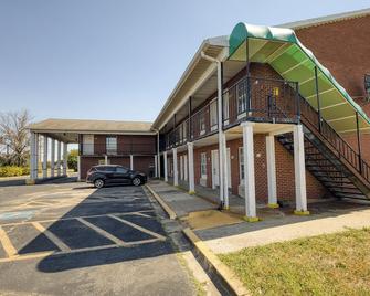 Capital O First Heritage Inn Rantoul Il I 57 - Rantoul - Budova