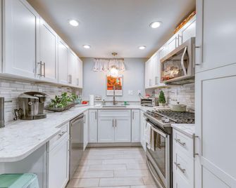 Pearl of Portland - Portland - Kitchen