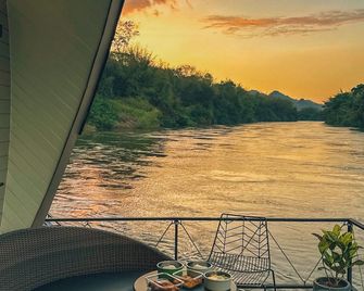 Veevaree River Kwai Resort - Ban Kaeng Raboet - Balcony