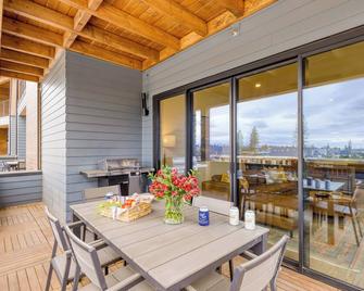 The Aerie Suites by AvantStay Modern Comfort with Mountain Views - Bend - Balcony