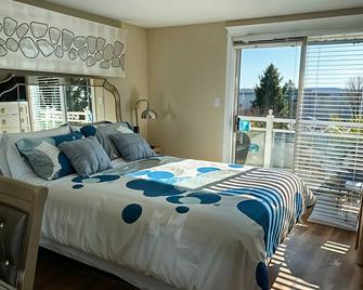 Ocean Breeze Executive Bed and Breakfast - North Vancouver - Bedroom