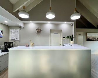 Airport Manor Inn - אוקלנד - דלפק קבלה