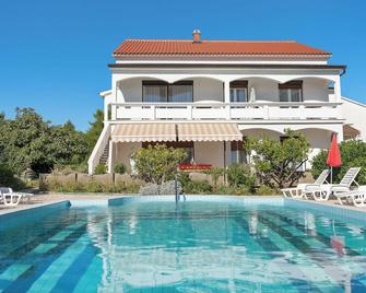 Apartment Vesela-3 by Interhome - Vir - Basen