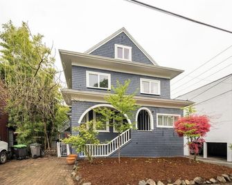 Maple beach house Garden suite - Vancouver - Building