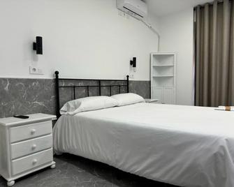 Hotel Madrid Río - Madrid - Bedroom