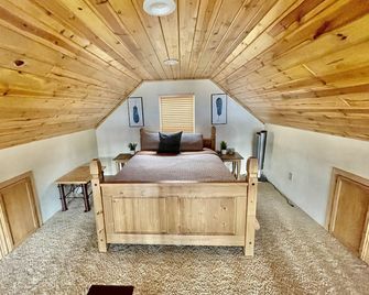 Stunning Cabin on Crooked Lake, MN - Deerwood - Bedroom