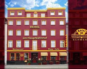 Hotel Am Hauptbahnhof - Schwerin - Edificio