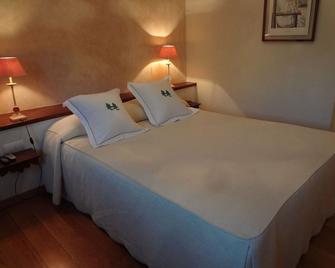 Hotel Rural Chousa Verde - Vegacervera - Schlafzimmer