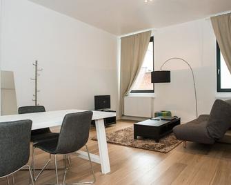 Triplex House in Antwerp Citycenter - Antwerp - Dining room
