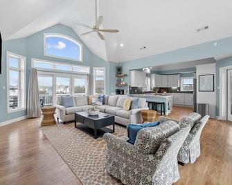 Pine Island Perfection - 3min to beach with pool spa - Corolla - Salon