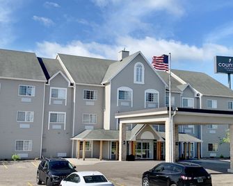 Country Inn & Suites by Radisson, Rochester, MN - Rochester - Building