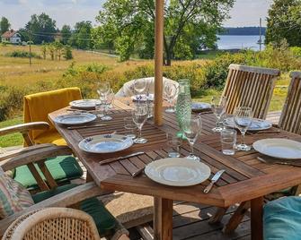 Cozy Home In Sparreholm With Wifi - Sparreholm - Patio