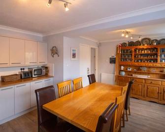 Sandy Bottom - Camber Sands, East Sussex - Camber - Kitchen