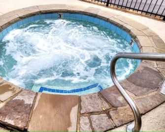 Golf View Escape - Pigeon Forge - Pool