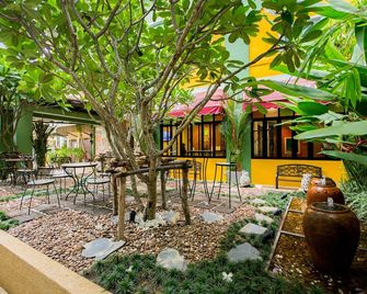 Tee Pak Dee Resident Phuket - Phuket City - Patio